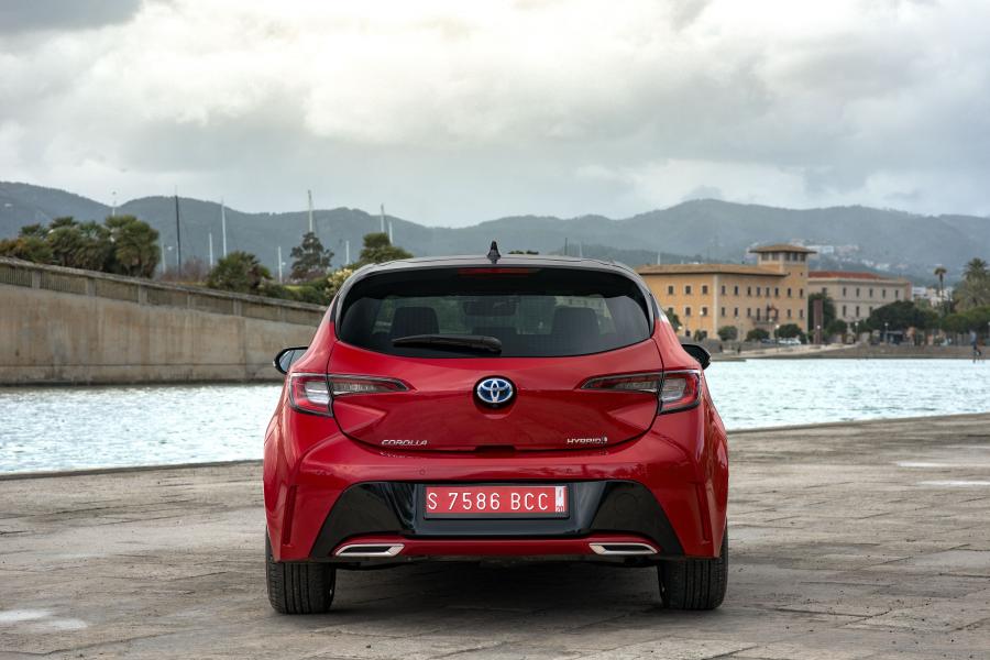  Toyota Corolla Hybrid 2018 года  (WW) (фото 39 из 61)